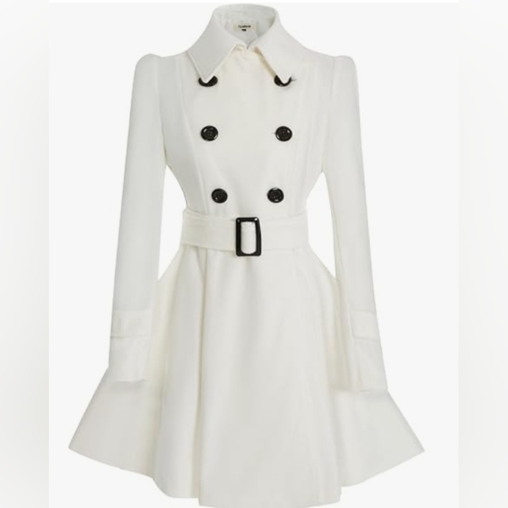 NWT-ForeMode size L white swing coat